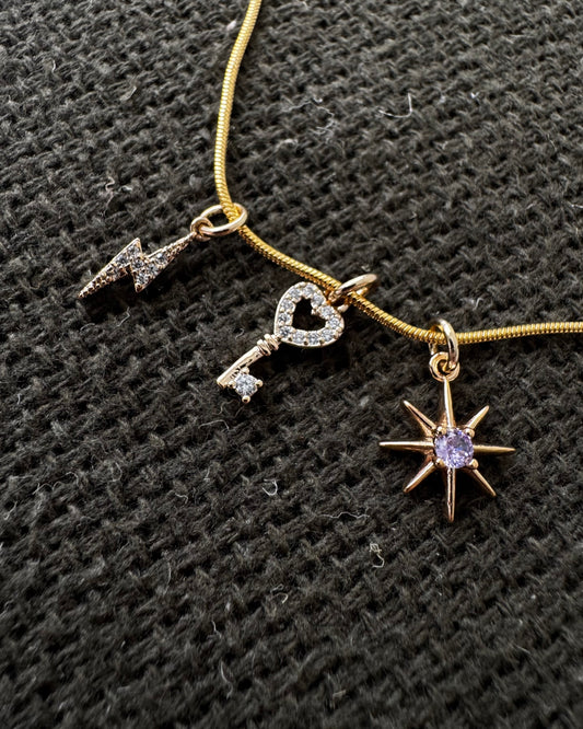 Charm Trovão Dourado